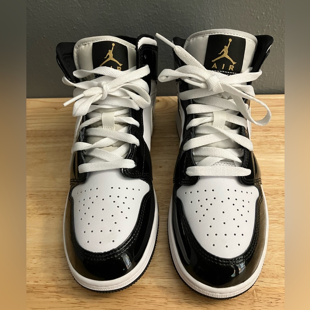 Nike Air Jordan 1 Patent Leather GS Black Gold GORGEOUS Sneakers Jordans Shoes - Picture 2 of 9